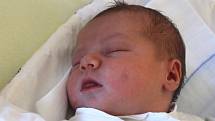 Dominik Marčík se narodil 7. září, vážil 3,77 kilogramů a měřil 48 centimetrů. Rodiče Lenka a Kuba z Kravař mu do života přejí zdraví a štěstí. Na brášku se doma těší sestřička Adrianka.