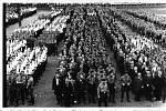 Fotografie ze slavnosti na stadionu v Opavě 1. května 1939.