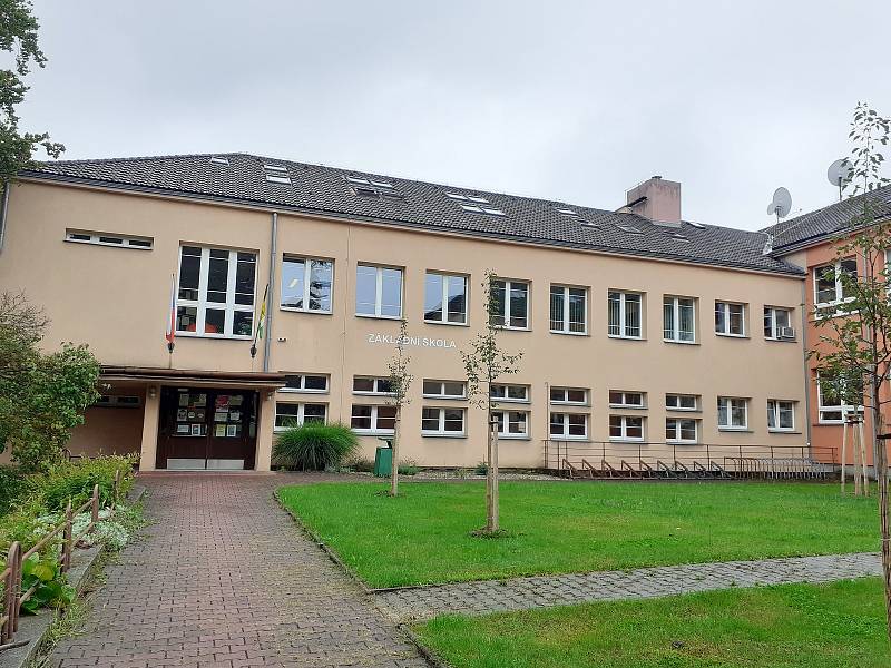 Základní škola v Háji v Slezsku.