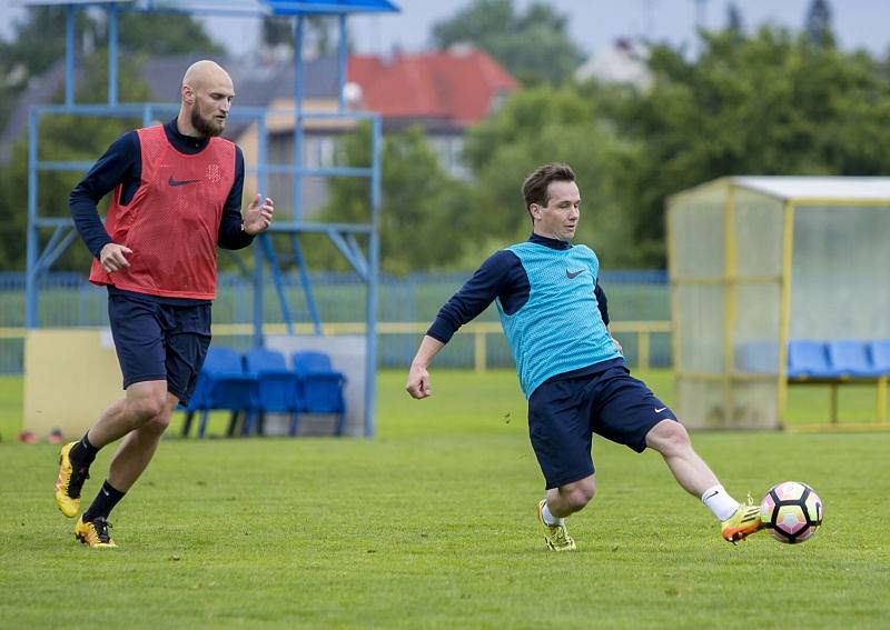 Druholigová Opava začala v sobotu letní přípravu na novou sezonu. Trenér Roman Skuhravý přivítal na tréninku i všechny avizované posily.