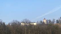 Okolí zámku v Hradci nad Moravicí je ideálním místem pro jarní procházku. Březen 2021.
