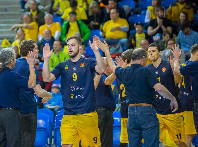 BK Opava – USK Praha 72:57 (24:11, 42:26, 59:44)