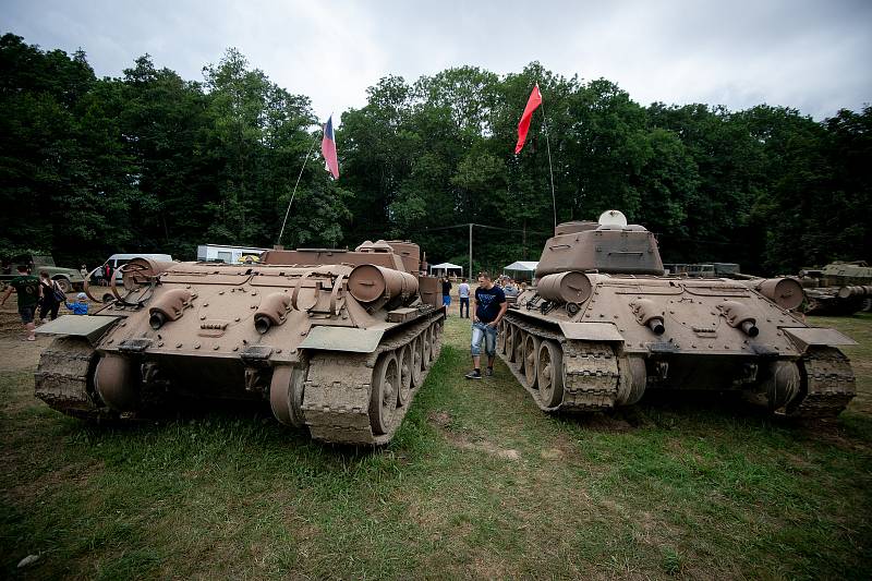 14. ročník výstavy vojenské techniky, který pořádál klub vojenské historie Deštné