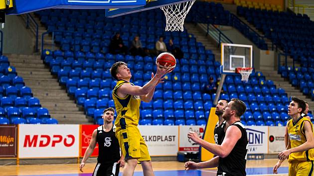 Basketbalisty Sokola Karviná v dubnovém semifinále play-off druholigové skupiny C zastavil BK Opava B