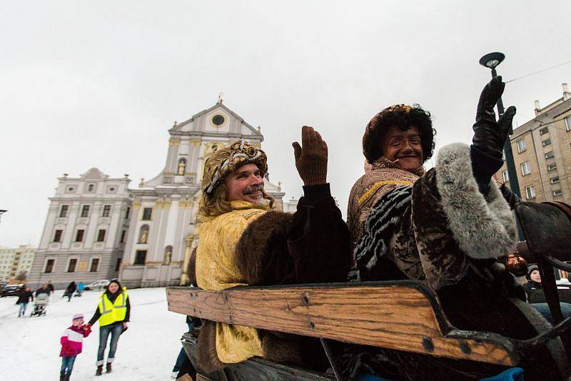 Do Tříkrálové sbírky Charity Opava se pravidelně zapojují také herci Slezského divadla. Ani letošek nebyl výjimkou.