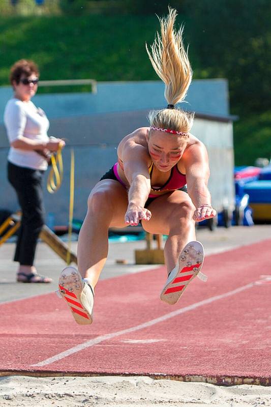 Opava v minulém týdnu žila atletikou. Po středeční Opavské míli se v sobotu na Tyršově stadionu uskutečnila baráž o extraligu ženských a mužských družstev.