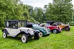 Celkem sto dvacítka účastníků se zapojila do akce s názvem Oldtimer Parade, která se během soboty uskutečnila v Kravařích.