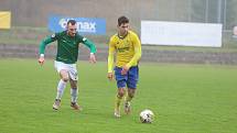 Fotbalisté Zlína B (žluté dresy) v posledním domácím zápase podzimní části třetí ligy podlehli Hlučínu 2:3.