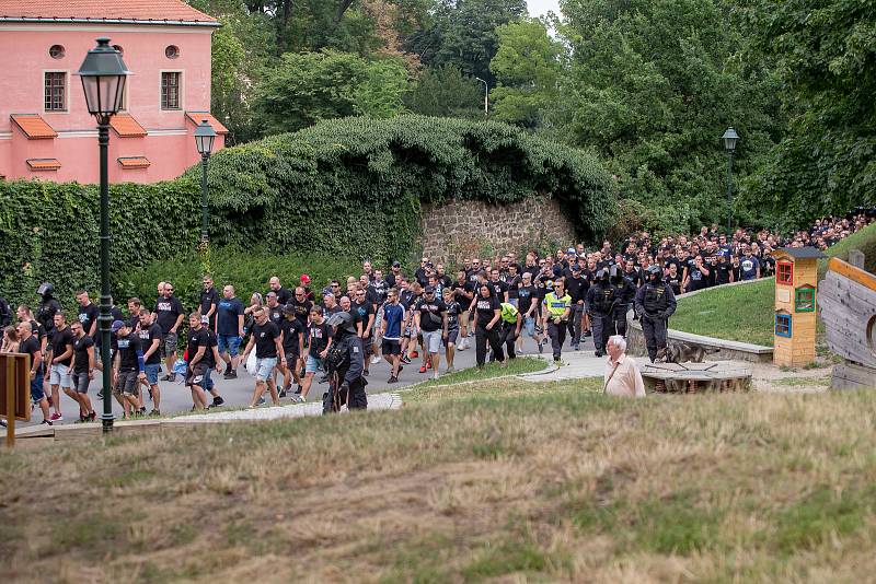 Pochod fanoušků Baníku Opavou, pátek 2. srpna 2019.