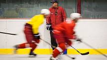 První týden tréninků na ledě má za sebou účastník druhé hokejové ligy z Opavy. Slezan rozbil svůj přípravný tábor v nedalekých Kravařích.