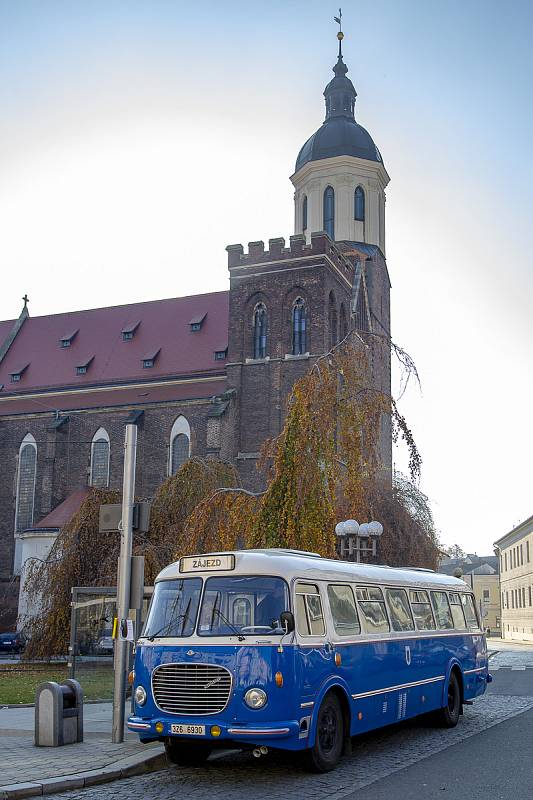 V Opavě se uskutečnilo rozloučení s trolejbusy Škoda Tr14 spojené s přehlídkou vozového parku vozidel Městského dopravního podniku Opava, a.s. a historických vozidel MHD.