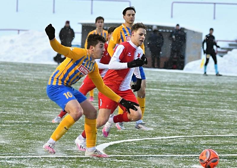 Fotbalisté karlovarské Slavie si drze vyšlápli na omlazený tým ligové Opavy, který porazili v poměru 3:0.