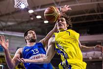 BK Opava – USK Praha 78:54