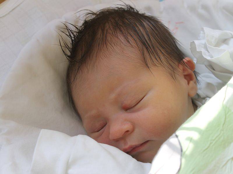 Adéla Raidová se narodila 20. prosince, vážila 3,52 kilogramů a měřila 48 centimetrů. Rodiče Simona a Honza z Malých Hoštic své prvorozené dceři přejí, aby byla v životě zdravá, šťastná a spokojená.