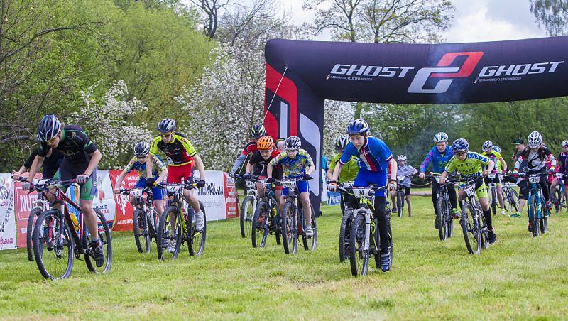 Příjemné počasí, stovky diváků podél trati a hlavně dechberoucí cyklistické výkony. Takový byl další ročník MTBcrossu, který se jel na trati v areálu Mlýna vodníka Slámy ve Lhotě u Háje ve Slezsku.