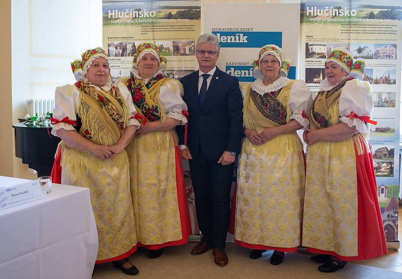 Setkání Sdružení obcí Hlučínska, 17. dubna 2019 v Kravařích. Na snímku Seniorky z Bolatic a Herbert Pavera.