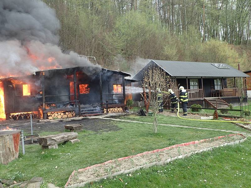 Požár chatek v hlučínské osadě Bobrovníky.