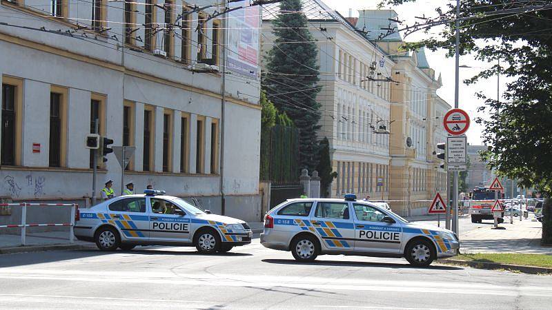 Kvůli nálezu munice byla v úterý dopoledne uzavřena ulice Komenského v Opavě, a to od křižovatky s ulicí Praskova až po Nádražní Okruh.