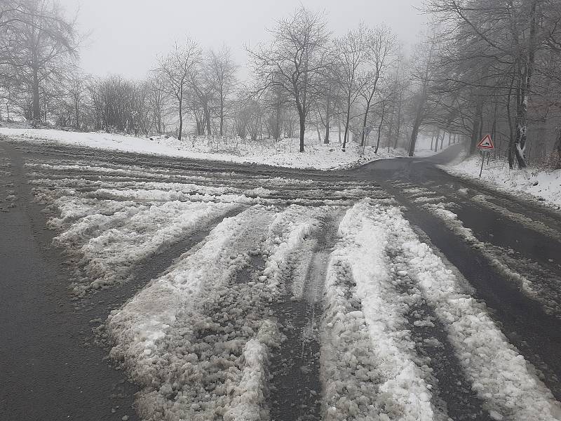 Dubnový sníh v Jakubčovicích a okolí, 13. dubna 2021.