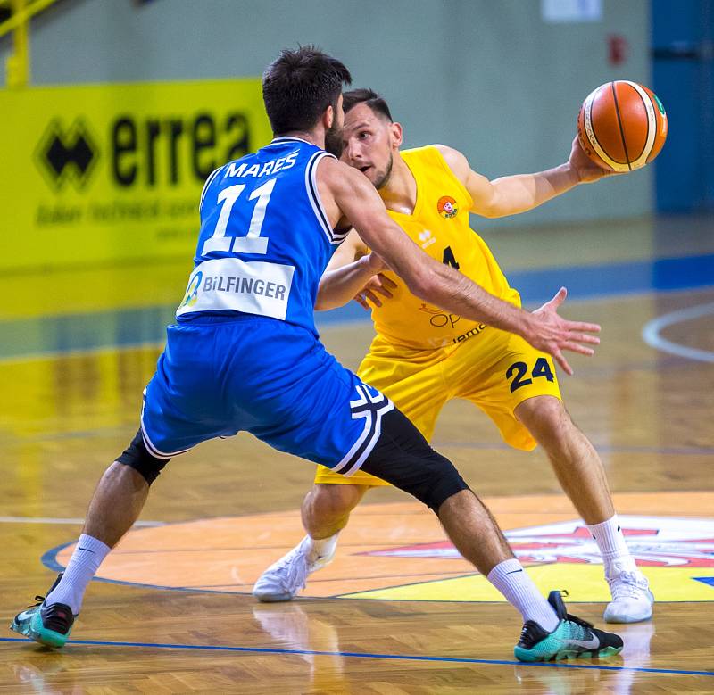 BK Opava – USK Praha 72:57 (24:11, 42:26, 59:44)