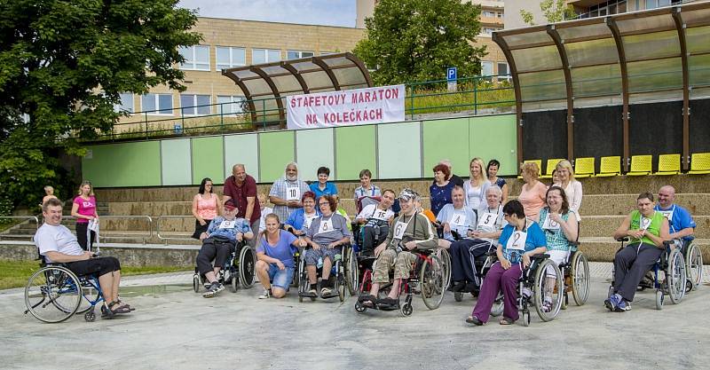 Centrum sociálních služeb v Hrabyni uspořádalo druhý ročník Štafetového maratonu na kolečkách.