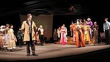 Slezské divadlo uvedlo v neděli premiéru Lehárovy operety Paganini a při výběru titulu vsadilo na jistotu.