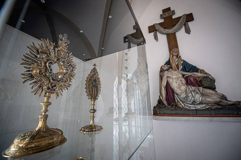 Konkatedrála Nanebevzetí Panny Marie v Opavě. Interiér prošel zásadní renovací. Jde o skvost diecéze.