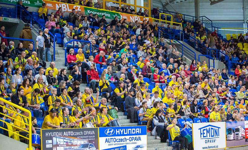 BK Opava – USK Praha 72:57 (24:11, 42:26, 59:44)