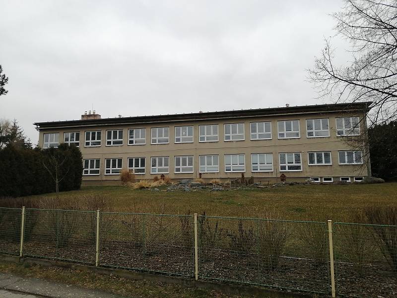 Základní škola ve Stěbořicích.
