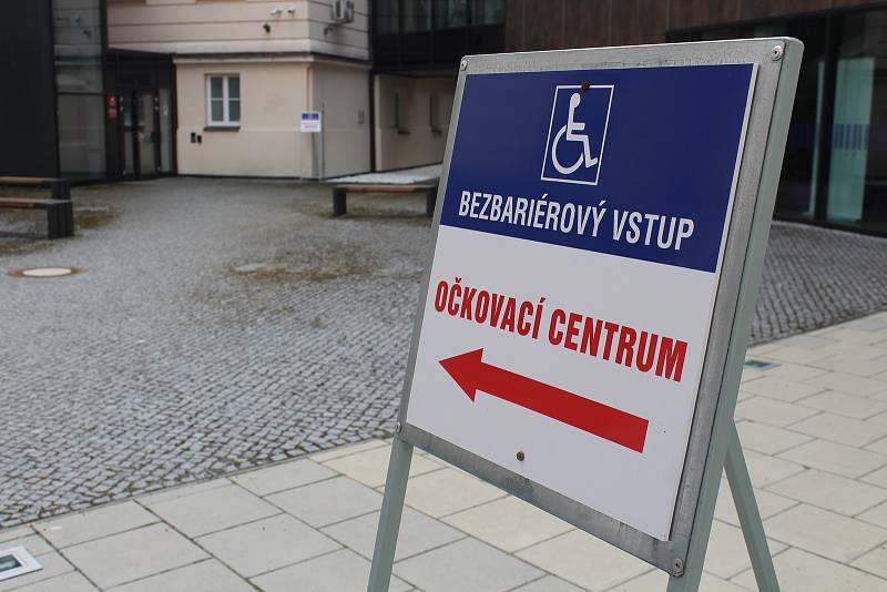 Očkovací centrum na opavské Slezské univerzitě.