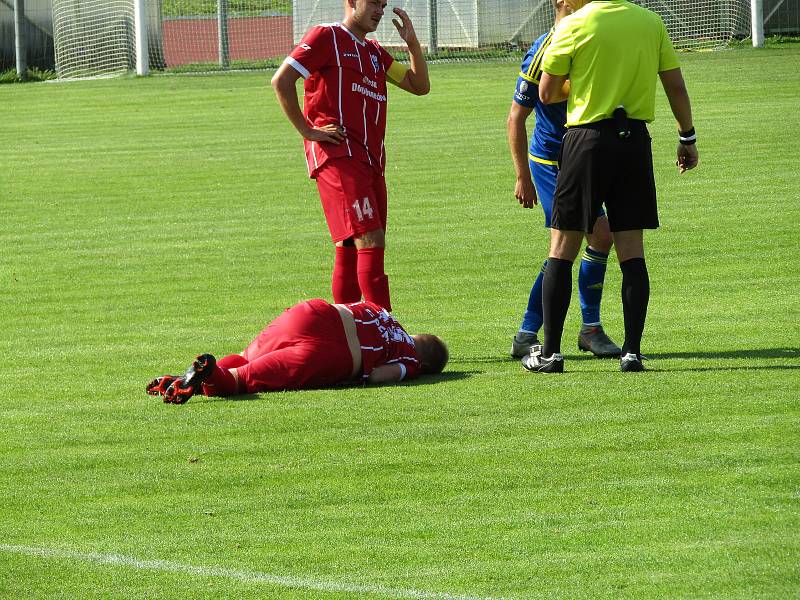 Fotbalisté Dolního Benešova mají první výhru v letošní sezoně. Vezou tři body z Jihlavy. Foto: Petr Krömer