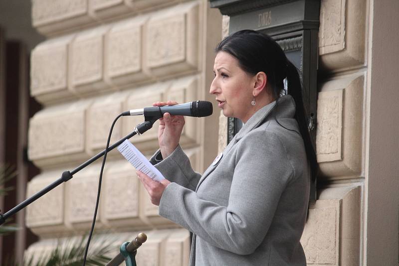 Demonstrace za nezávislou justici a proti vládě v Opavě, 28. května 2019.