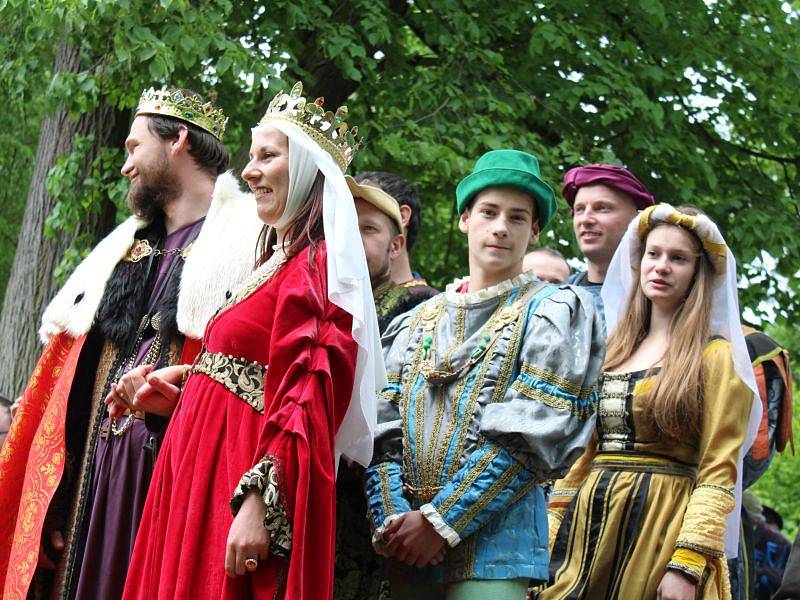 Tradiční Pouť na Hůrku, která je nejvyšším místem Holasovic a jejich místních částí, proběhla během uplynulé neděle a opět se setkala s velkým zájmem veřejnosti.