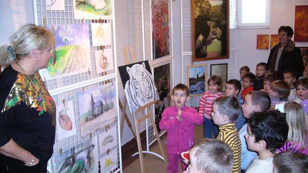 Volné a otevřené seskupení malířů, Velkopolomský Art Klub, uspořádal již čtvrtou výstavu obrazů své tvorby, která se konala před několika dny v prostorách Kulturního střediska ve Velké Polomi.