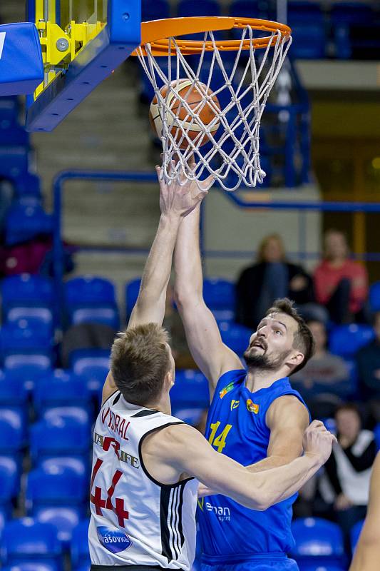 BK Opava - ČEZ Basketball Nymburk 79:81