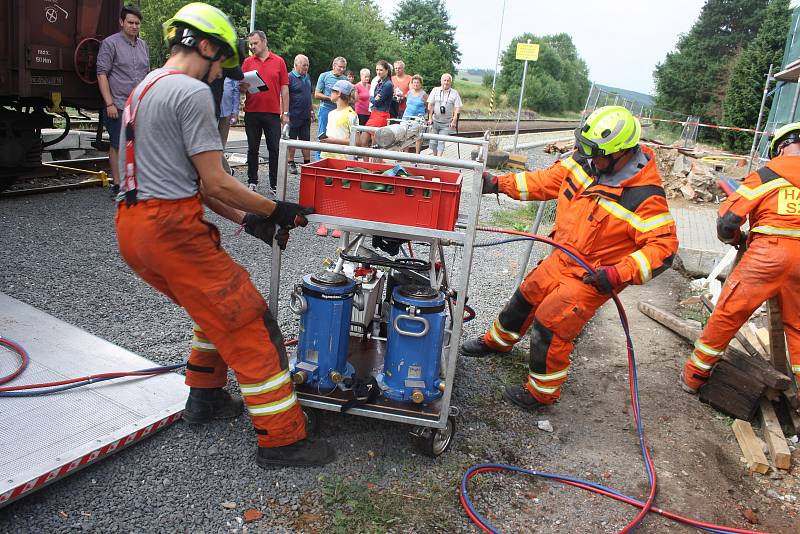 Na nádraží v Branticích 80 let sloužil výpravčímu unikátní německý zabezpečovací systém Einheit. Poslední službu měl 30. června. V červenci ho čekal  transport do železničního muzea v Ostravě.