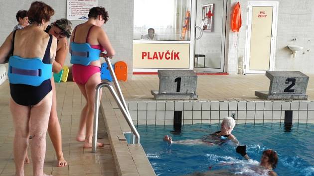 Na krnovském bazéně se odehrála akce Plaveme prsa!, kterou zorganizovala místní neziskovka Onko Niké. Ta sdružuje pacientky po onemocnění prsu. Svou činností pomáhá těmto ženám ke zlepšení fyzického i psychického stavu po operaci.