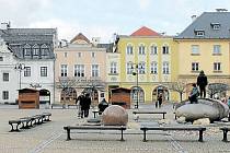 Náměstí Míru v Bruntále. V minulosti neslo i název Masarykovo náměstí.