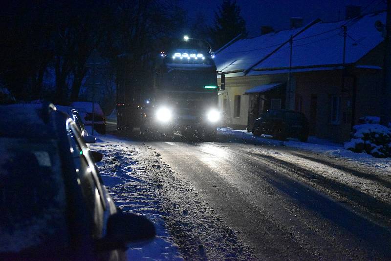 Chystáte se do Jeseníků, ale obáváte se přeplněných parkovišť? Zkuste si udělat zimní výlet do Andělské Hory na poutní místo Annaberg a na stejnojmennou sjezdovku.