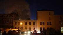 Požár národní kulturní památky v Krnově - budovy bývalé textilky Karnola.