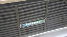 První automobil Mini byl vyroben v roce 1959. V Krnově se setkali majitelé těchto roztomilých autíček, aby oslavili šedesát let legendární značky.