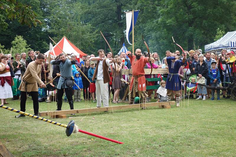 Velký lukostřelecký turnaj ve Slezských Rudolticích.