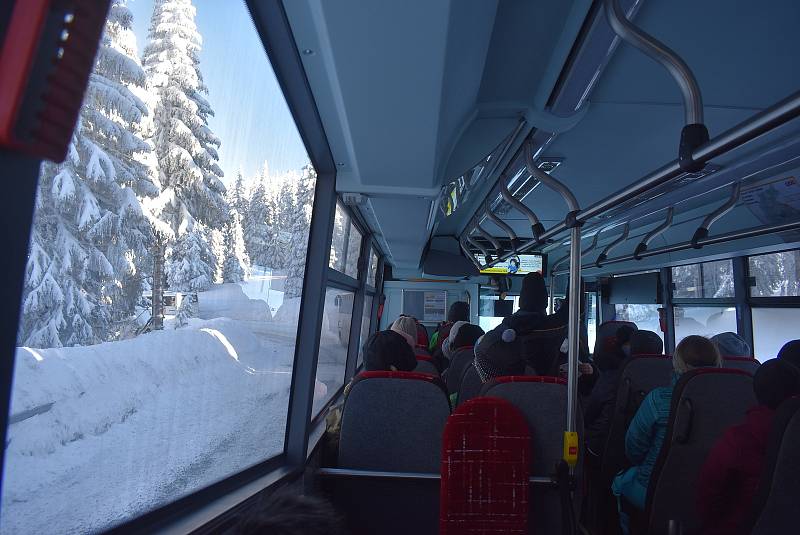 Cesta kyvadlovým autobusem z Hvězdy na Ovčárnu od 11. prosince 2022 podraží ze 40 na 50 korun. Zvýší se také ceny Turistické jízdenky Jeseníky ze 100 na 150 korun.