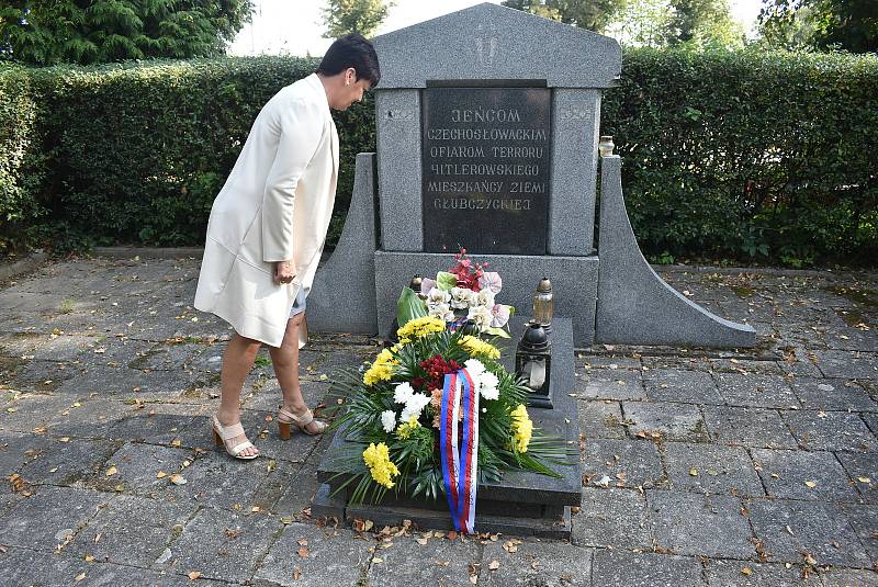 Starostka Liptaně Blanka Klimošková uctila ochránce hranic, kteří byli zastřeleni  22. září 1938.  Přidali se i fanoušci Osoblažky.