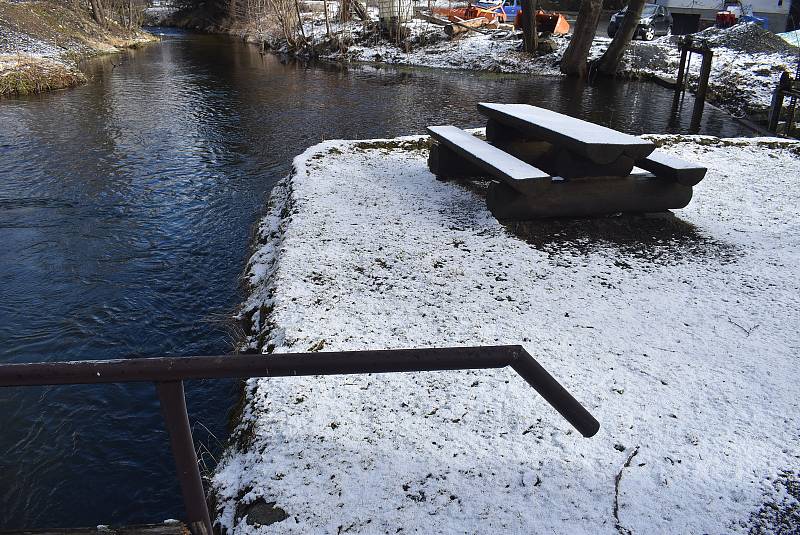 Turistickou atrakcí Malé Morávky se stala historická turbína.