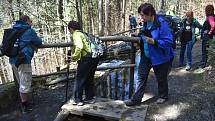 Udělejte si někdy výlet kolem náhonu, který přivádí vodu pro umělý vodopád v Karlově Studánce.