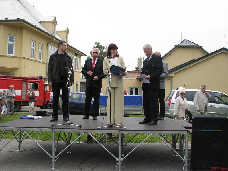 Čeští a němečtí obyvatelé Lichnova založili muzeum společné historie. "Myslím, že tento den je významnější, než si dnes uvědomujeme," řekla starostka  Lichnova Marta Otisková při otevření muzea v roce 2009.