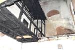 Požár bývalého hotelu Hruška v centru Bruntálu likvidovali v noci z 8. na 9. června hasiči.