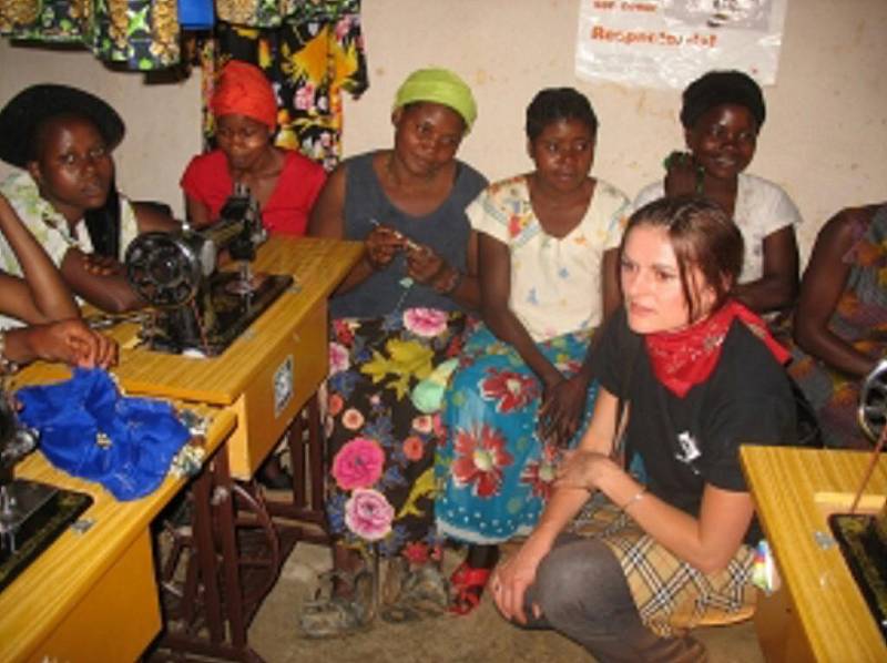 V rámci projektu Kongotour navštívila Markéta Kutilová také krnovskou čajovnu Ninive, kde představila svoje fotografie. Ve Flemmichově vile pak ukázala dokumentární film Slzy Konga.