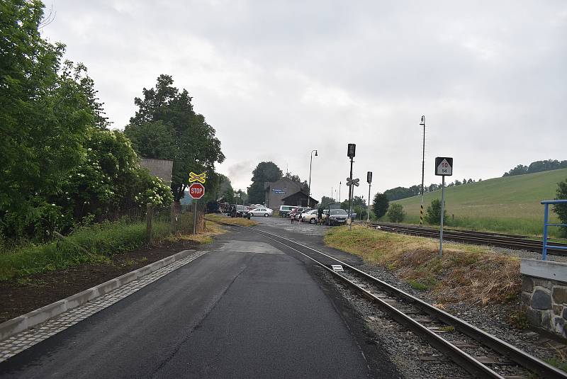 Výletní parní vlaky na Osoblažce po dvouleté pauze zahájily novou sezonu 4. června 2022.